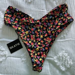 Skatie Melly Nirvana size M